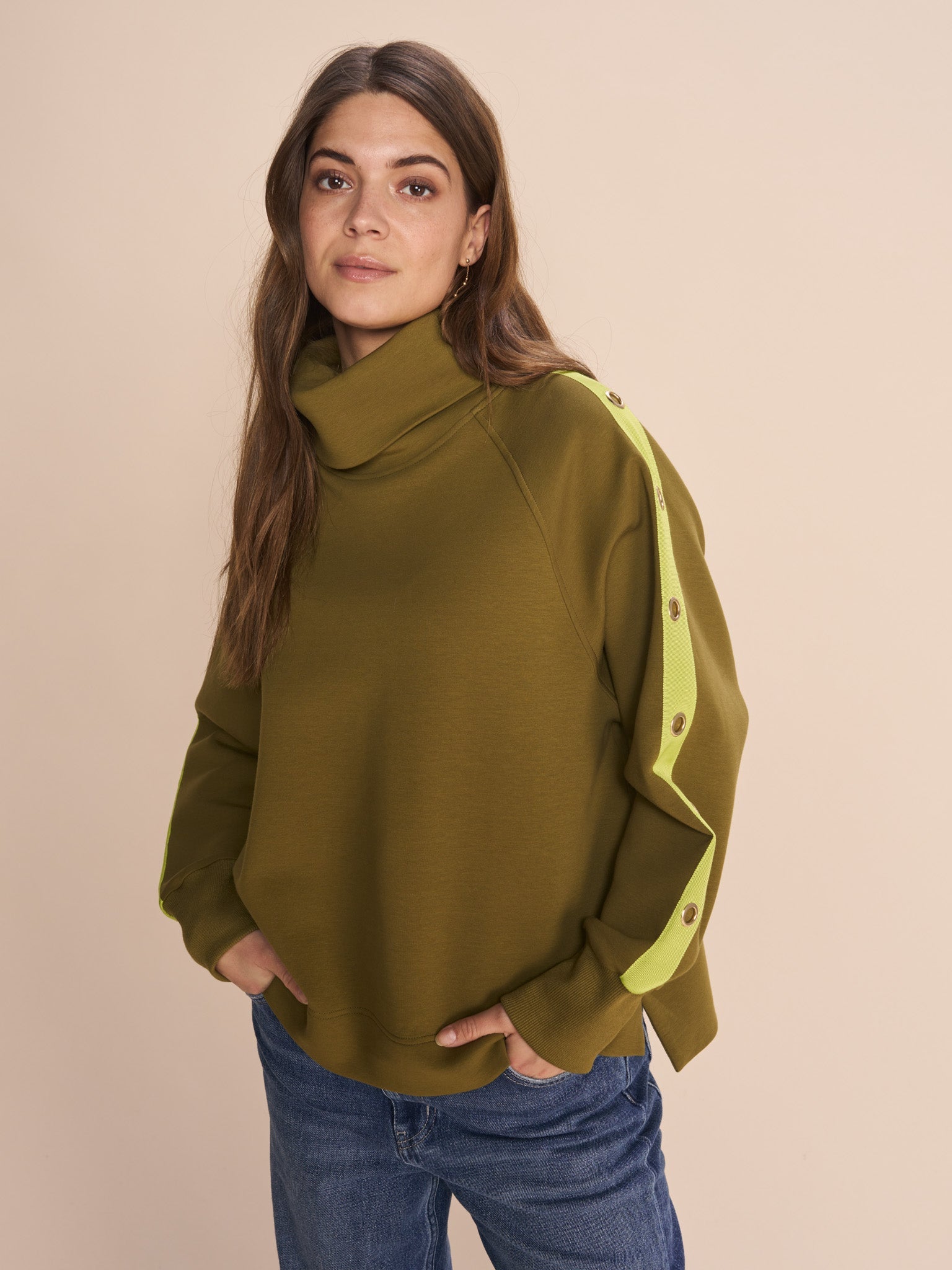 Modelshot / Fir Green / Detail